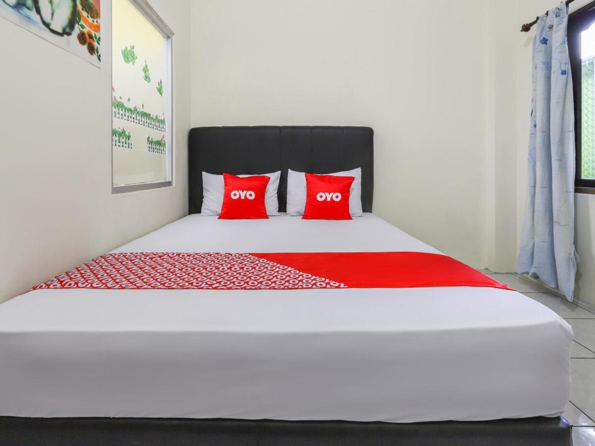 Oyo 3830 Dfarys Gh Syariah Otel Balikpapan  Dış mekan fotoğraf