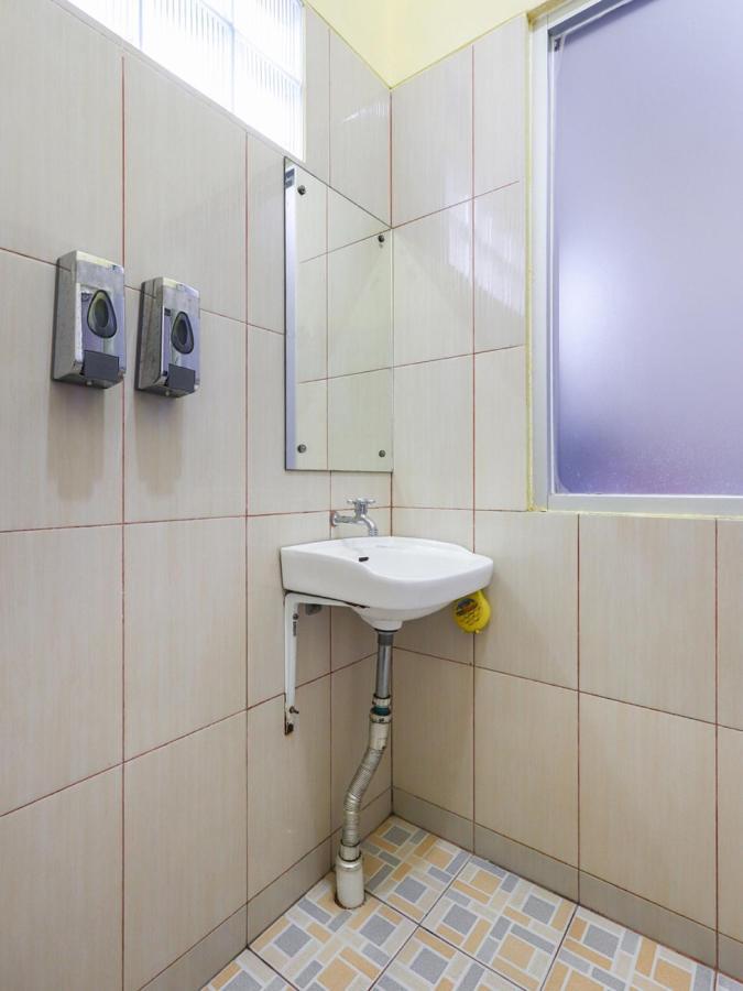 Oyo 3830 Dfarys Gh Syariah Otel Balikpapan  Dış mekan fotoğraf